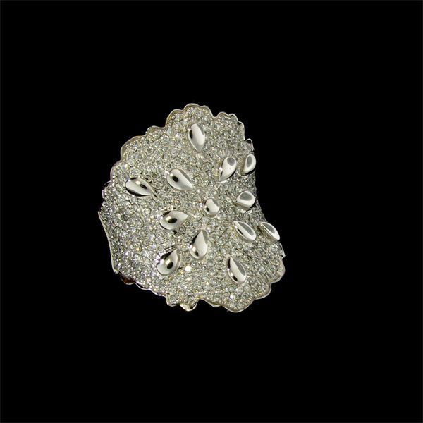 APP: 18.5k 18 kt. White Gold, 1.34CT Diamond Ring: 18 kt. White Gold, 1.34CT Diamond Ring - Appraisal Value: $18.5K - Bid with utmost confidence from GovernmentAuction.com. We have been in business for over 35 years, and pride ourselves on perfect cus