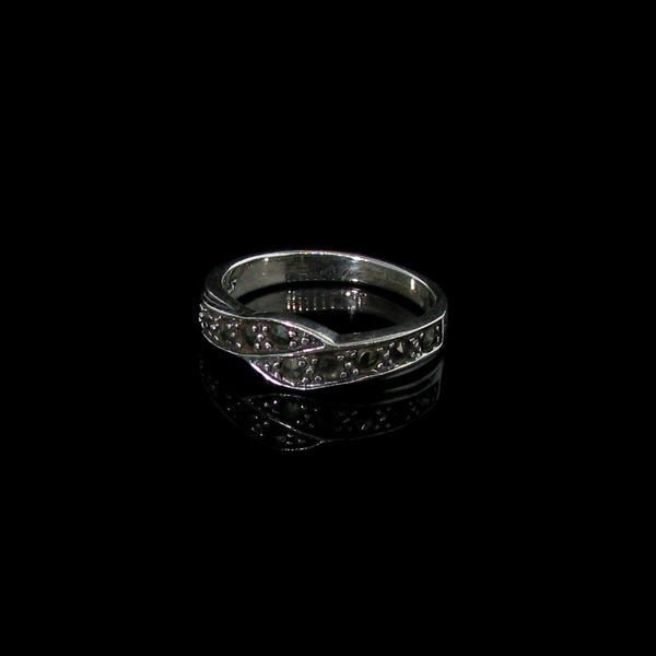 Marcasite & Sterling Silver Ring: Marcasite and Sterling Silver Ring - Bid with utmost confidence from GovernmentAuction.com. We have been in business for over 35 years, and pride ourselves on perfect customer service.