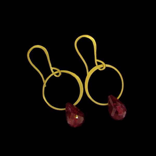 APP: 11k 24kt Gold 21CT Ruby & Sterling Silver Earrings: 24 kt. Gold Overlay 21.10CT Ruby, and Sterling Silver Earrings - Appraisal Value: $11.3K - Bid with utmost confidence from GovernmentAuction.com. We have been in business for over 35 years, and pride 
