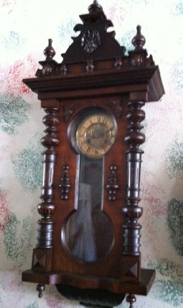 Antique Walnut Wall Clock Vienna Regulator-No Pendulum: Antique Walnut Wall Clock Vienna Regulator-No Pendulum- Thank you for viewing this Item. We hope that you are successful in your bidding. For over 30 years we have given the best possible