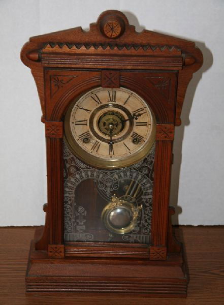 Early American Farmhouse Kitchen Clock: Early American Farmhouse Kitchen Clock- Thank you for viewing this Item. We hope that you are successful in your bidding. For over 30 years we have given the best possible customer servic