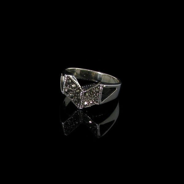 Marcasite & Sterling Silver Ring: Marcasite and Sterling Silver Ring - Bid with utmost confidence from GovernmentAuction.com. We have been in business for over 35 years, and pride ourselves on perfect customer service.
