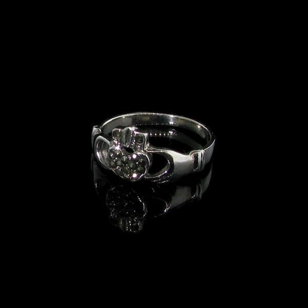 Marcasite & Sterling Silver Ring: Marcasite and Sterling Silver Ring - Bid with utmost confidence from GovernmentAuction.com. We have been in business for over 35 years, and pride ourselves on perfect customer service.