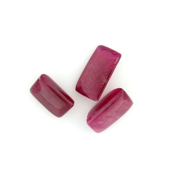 APP: 11.2k 28.00CT Emerald Cabochon Ruby Parcel: 28.00CT Emerald Cabochon Ruby Parcel - Appraisal Value: $11.2K - Bid with utmost confidence from GovernmentAuction.com. We have been in business for over 35 years, and pride ourselves on perfect custo