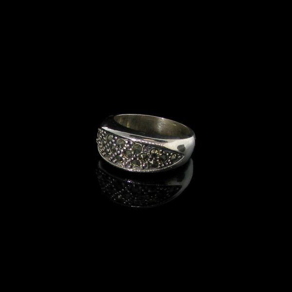 Marcasite & Sterling Silver Ring: Marcasite and Sterling Silver Ring - Bid with utmost confidence from GovernmentAuction.com. We have been in business for over 35 years, and pride ourselves on perfect customer service.