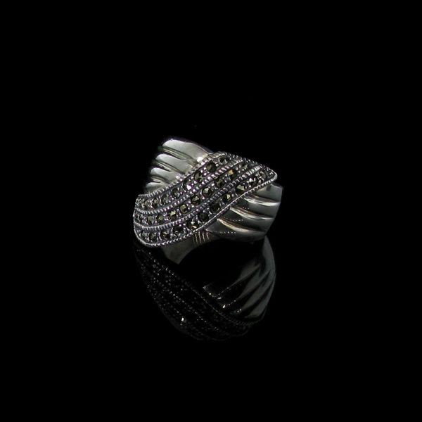 Marcasite & Sterling Silver Ring: Marcasite and Sterling Silver Ring - Bid with utmost confidence from GovernmentAuction.com. We have been in business for over 35 years, and pride ourselves on perfect customer service.