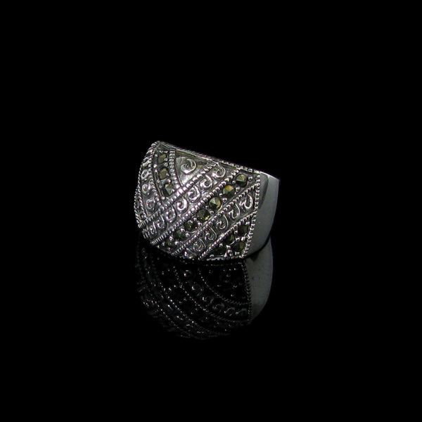 Marcasite & Sterling Silver Ring: Marcasite and Sterling Silver Ring - Bid with utmost confidence from GovernmentAuction.com. We have been in business for over 35 years, and pride ourselves on perfect customer service.