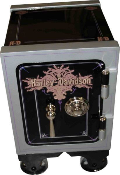 Restored Safe-Harley Davidson Motif Fresh Restoration: Restored Small Safe in Harley Davidson Motif Fresh Restoration and has a working combination - Thank you for viewing this Item. We hope that you are successful in your bidding. For over 30 years we ha