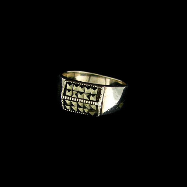 Marcasite & Sterling Silver Ring: Marcasite and Sterling Silver Ring - Bid with utmost confidence from GovernmentAuction.com. We have been in business for over 35 years, and pride ourselves on perfect customer service.