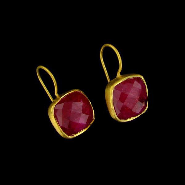 APP: 11k 24kt Gold 16CT Ruby & Sterling Silver Earrings: 24 kt. Gold Overlay, 16.22CT Ruby and Sterling Silver Earrings - Appraisal Value: $11.1K - Bid with utmost confidence from GovernmentAuction.com. We have been in business for over 35 years, and pride 