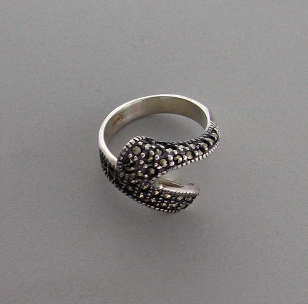 Marcasite & Sterling Silver Ring: Marcasite and Sterling Silver Ring - Bid with utmost confidence from GovernmentAuction.com. We have been in business for over 35 years, and pride ourselves on perfect customer service.