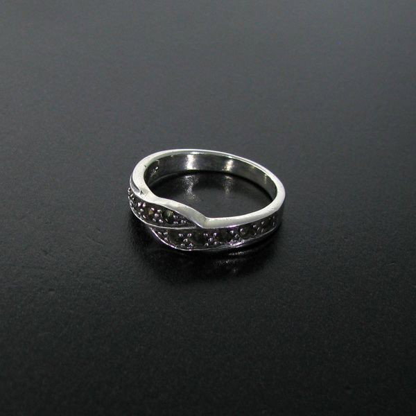 Marcasite & Sterling Silver Ring: Marcasite and Sterling Silver Ring - Bid with utmost confidence from GovernmentAuction.com. We have been in business for over 35 years, and pride ourselves on perfect customer service.