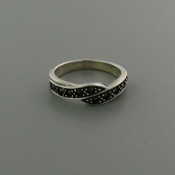 Marcasite & Sterling Silver Ring: Marcasite and Sterling Silver Ring - Bid with utmost confidence from GovernmentAuction.com. We have been in business for over 35 years, and pride ourselves on perfect customer service.