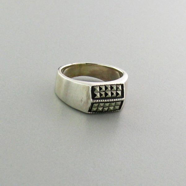 Marcasite & Sterling Silver Ring: Marcasite and Sterling Silver Ring - Bid with utmost confidence from GovernmentAuction.com. We have been in business for over 35 years, and pride ourselves on perfect customer service.