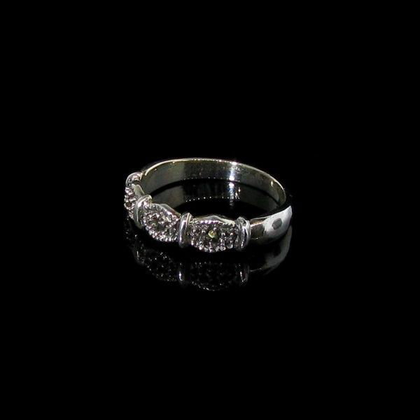 Marcasite & Sterling Silver Ring: Marcasite and Sterling Silver Ring - Bid with utmost confidence from GovernmentAuction.com. We have been in business for over 35 years, and pride ourselves on perfect customer service.