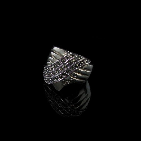 Marcasite & Sterling Silver Ring: Marcasite and Sterling Silver Ring - Bid with utmost confidence from GovernmentAuction.com. We have been in business for over 35 years, and pride ourselves on perfect customer service.