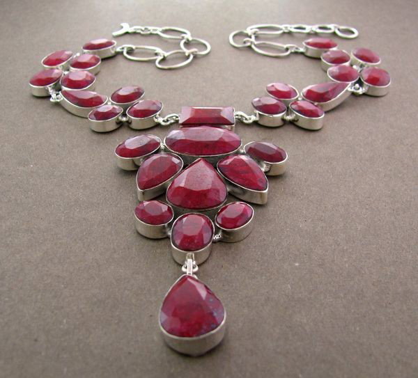 APP: 59.8k 309.61CT Ruby & Sterling Silver Necklace: 309.61CT Ruby and Sterling Silver Necklace - Appraisal Value: $59.7K - Bid with utmost confidence from GovernmentAuction.com. We have been in business for over 35 years, and pride ourselves on perfect