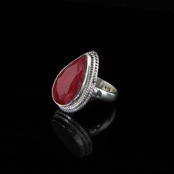 APP: 4k 8.19CT Ruby & Sterling Silver Ring: 8.19CT Ruby and Sterling Silver Ring - Appraisal Value: $4.0K - Bid with utmost confidence from GovernmentAuction.com. We have been in business for over 35 years, and pride ourselves on perfect custom