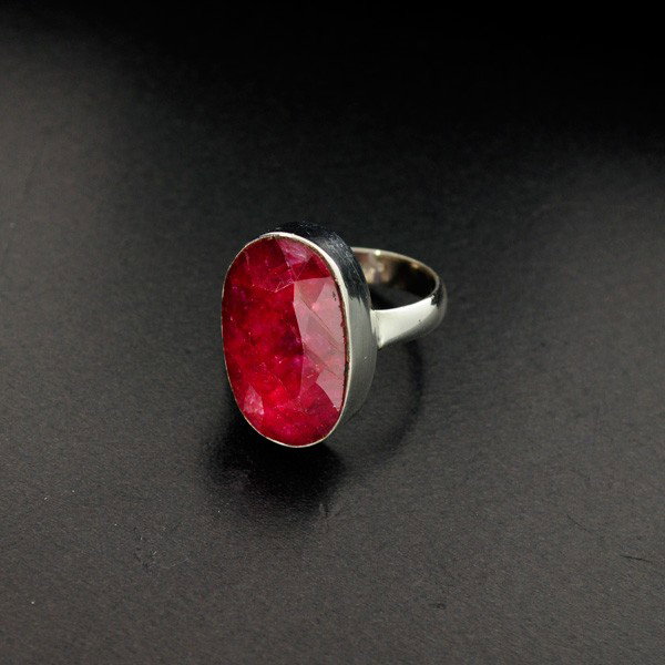 APP: 5.5k 11.55CT Ruby & Sterling Silver Ring: 11.55CT Ruby and Sterling Silver Ring - Appraisal Value: $5.5K - Bid with utmost confidence from GovernmentAuction.com. We have been in business for over 35 years, and pride ourselves on perfect custo