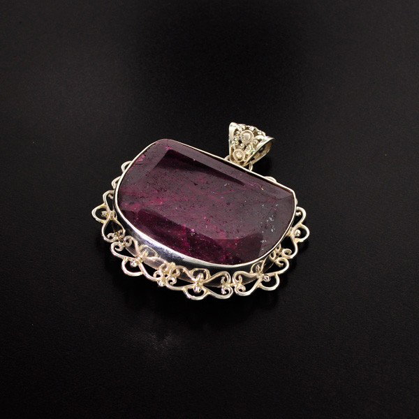 APP: 49.6k 185.89CT Ruby & Sterling Silver Pendant: 185.89CT Ruby and Sterling Silver Pendant - Appraisal Value: $49.5K - Bid with utmost confidence from GovernmentAuction.com. We have been in business for over 35 years, and pride ourselves on perfect 