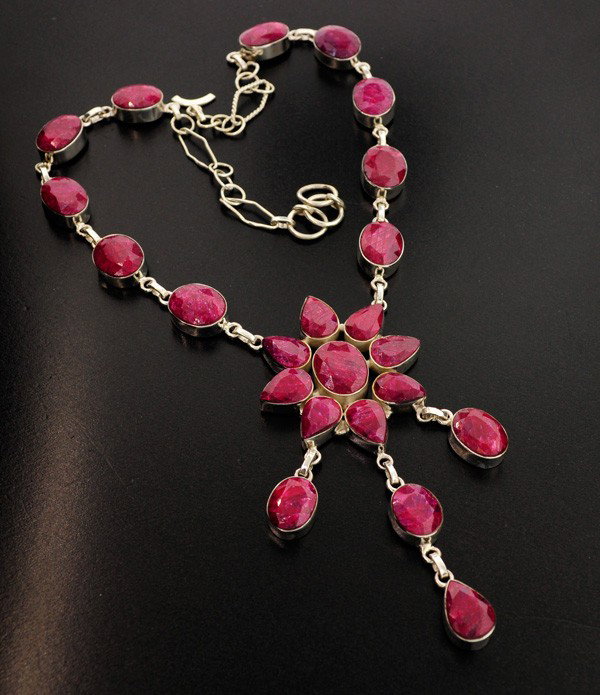 APP: 69k 188.13CT Ruby & Sterling Silver Necklace: 188.13CT Ruby and Sterlling Silver Necklace - Appraisal Value: $69.0K - Bid with utmost confidence from GovernmentAuction.com. We have been in business for over 35 years, and pride ourselves on perfec