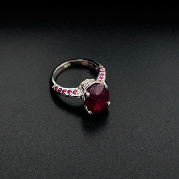 APP: 8k 6CT Ruby Platinum Overlay Sterling Silver Ring: 6.70CT Ruby Platinum Overlay Sterling Silver Ring - Appraisal Value: $8.7K - Bid with utmost confidence from GovernmentAuction.com. We have been in business for over 35 years, and pride ourselves on p