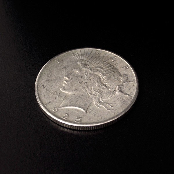 1925 U.S. Peace Silver Dollar Coin - Investment: 1925 U.S. Peace Silver Dollar Coin - Bid with utmost confidence from GovernmentAuction.com. We have been in business for over 35 years, and pride ourselves on perfect customer service.