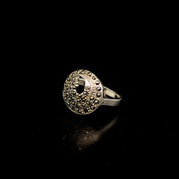 Marcasite & Sterling Silver Ring: Marcasite and Sterling Silver Ring - Bid with utmost confidence from GovernmentAuction.com. We have been in business for over 35 years, and pride ourselves on perfect customer service.