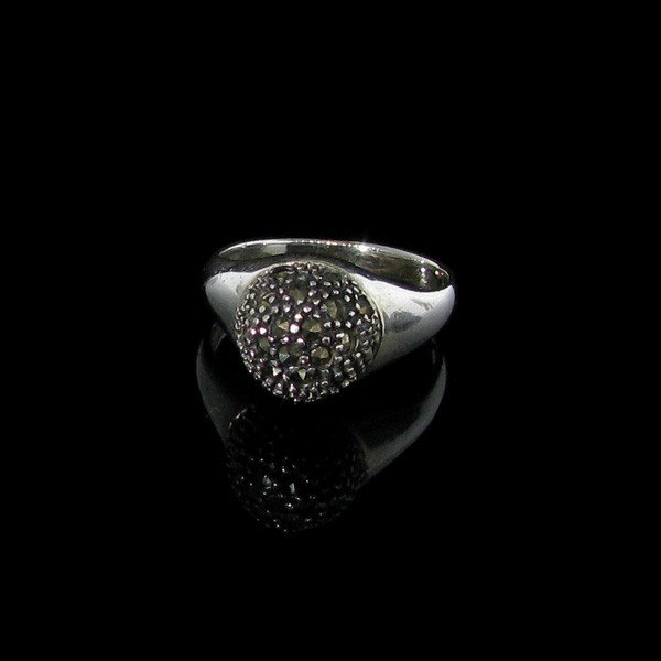Marcasite & Sterling Silver Ring: Marcasite and Sterling Silver Ring - Bid with utmost confidence from GovernmentAuction.com. We have been in business for over 35 years, and pride ourselves on perfect customer service.