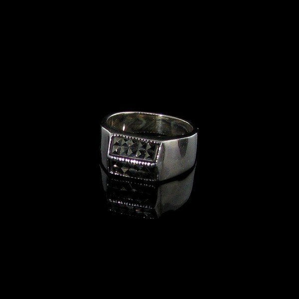 Marcasite & Sterling Silver Ring: Marcasite and Sterling Silver Ring - Bid with utmost confidence from GovernmentAuction.com. We have been in business for over 35 years, and pride ourselves on perfect customer service.