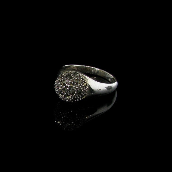 Marcasite & Sterling Silver Ring: Marcasite and Sterling Silver Ring - Bid with utmost confidence from GovernmentAuction.com. We have been in business for over 35 years, and pride ourselves on perfect customer service.