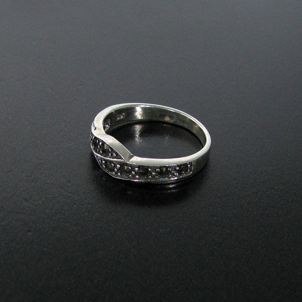 Marcasite & Sterling Silver Ring: Marcasite and Sterling Silver Ring - Bid with utmost confidence from GovernmentAuction.com. We have been in business for over 35 years, and pride ourselves on perfect customer service.