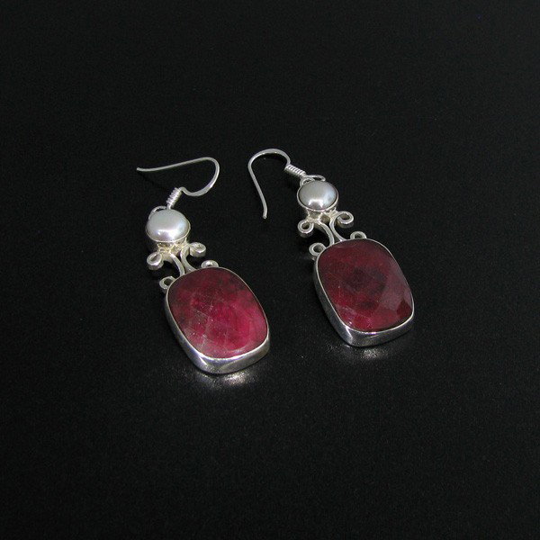APP: 15k 31CTRuby w/Pearls & Sterling Silver Earrings: 31.67CT Ruby With Pearls and Sterling Silver Earrings - Appraisal Value: $15.0K - Bid with utmost confidence from GovernmentAuction.com. We have been in business for over 35 years, and pride ourselves