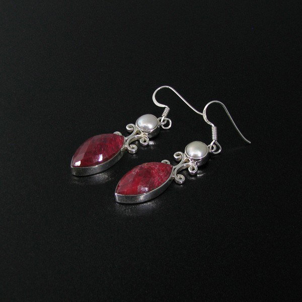 APP: 8k 17CTRuby w/Pearls & Sterling Silver Earrings: 17.99CT Ruby With Pearls and Sterling Silver Earrings - Appraisal Value: $8.7K - Bid with utmost confidence from GovernmentAuction.com. We have been in business for over 35 years, and pride ourselves 