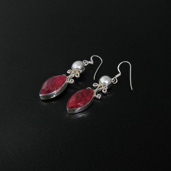 APP: 8k 16CTRuby w/Pearls & Sterling Silver Earrings: 16.88CT Ruby With Pearls and Sterling Silver Earrings - Appraisal Value: $8.2K - Bid with utmost confidence from GovernmentAuction.com. We have been in business for over 35 years, and pride ourselves 