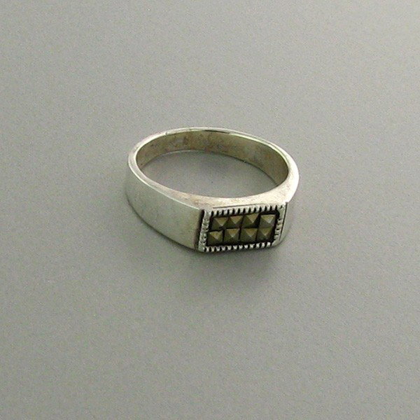 Marcasite & Sterling Silver Ring: Marcasite and Sterling Silver Ring - Bid with utmost confidence from GovernmentAuction.com. We have been in business for over 35 years, and pride ourselves on perfect customer service.