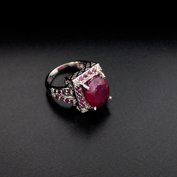 APP: 9k 8CTRuby Platinum Overlay Sterling Silver Ring: 8.21CT Ruby Platinum Overlay Sterling Silver Ring - Appraisal Value: $9.0K - Bid with utmost confidence from GovernmentAuction.com. We have been in business for over 35 years, and pride ourselves on p