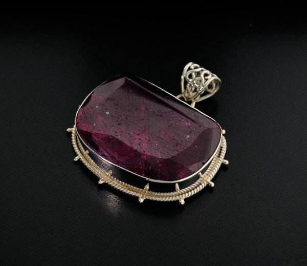 APP: 29.1k 106.82CT Ruby & Sterling Silver Pendant: 106.82CT Ruby and Sterling Silver Pendant - Appraisal Value: $29.0K - Bid with utmost confidence from GovernmentAuction.com. We have been in business for over 35 years, and pride ourselves on perfect 