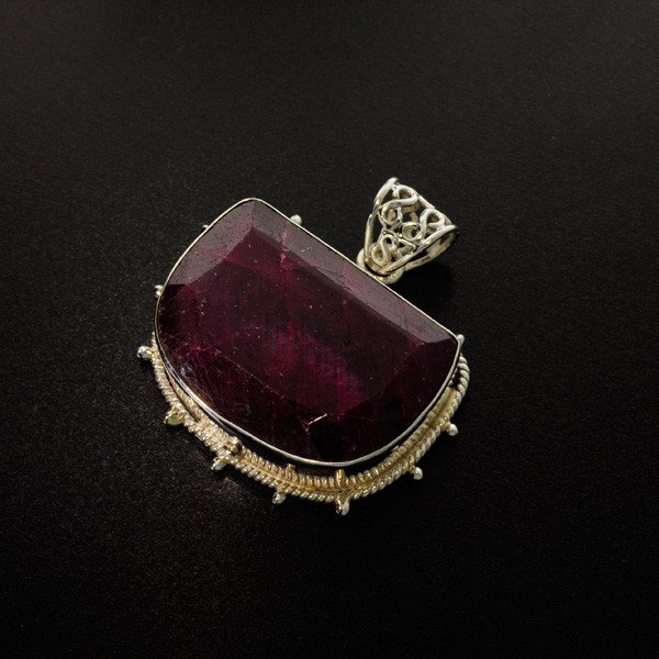 APP: 27.4k 100.79CT Ruby & Sterling Silver Pendant: 100.79CT Ruby and Sterling Silver Pendant - Appraisal Value: $27.3K - Bid with utmost confidence from GovernmentAuction.com. We have been in business for over 35 years, and pride ourselves on perfect 