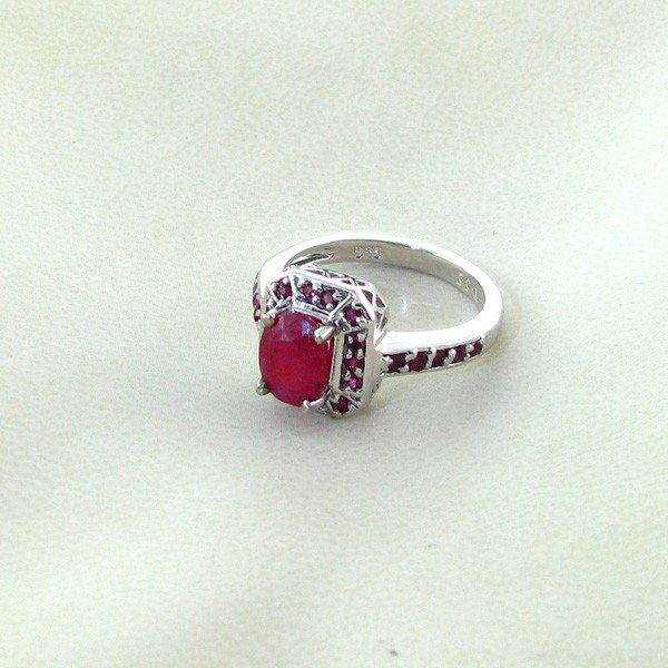 APP: 5k 2CTRuby & Platinum Overlay Sterling Silver Ring: 2.24CT Ruby and Platinum Overlay Sterling Silver Ring - Appraisal Value: $5.5K - Bid with utmost confidence from GovernmentAuction.com. We have been in business for over 35 years, and pride ourselves 