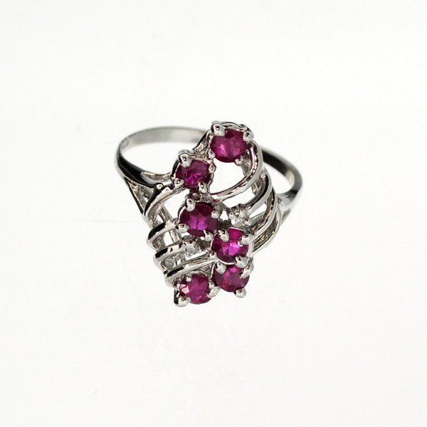 APP: 0.8k 0.40CT Ruby w/Diamonds & Sterling Silver Ring: 0.40CT Ruby W/ Diamonds and Sterling Silver Ring - Appraisal Value: $0.7K - Bid with utmost confidence from GovernmentAuction.com. We have been in business for over 35 years, and pride ourselves on pe