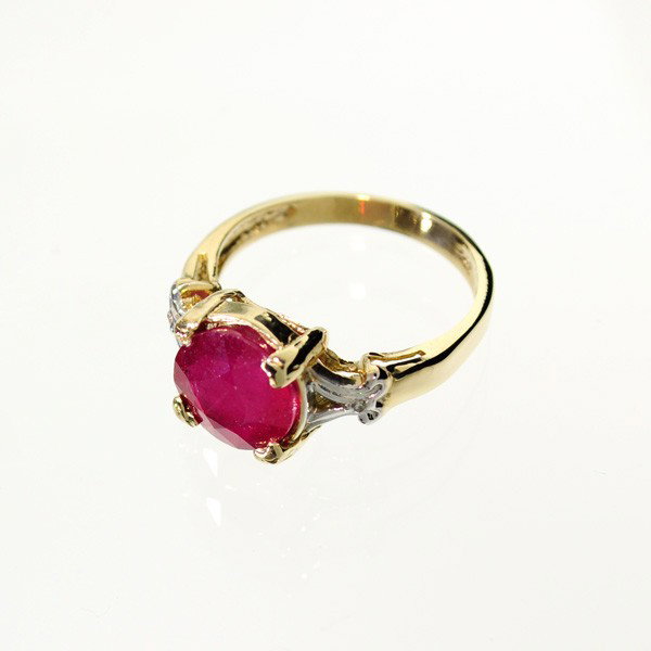 APP: 4.8k 14 kt. Gold, 3.81CT Ruby Ring: 14 kt. Gold, 3.81CT Ruby Ring - Appraisal Value: $4.7K - Bid with utmost confidence from GovernmentAuction.com. We have been in business for over 35 years, and pride ourselves on perfect customer serv