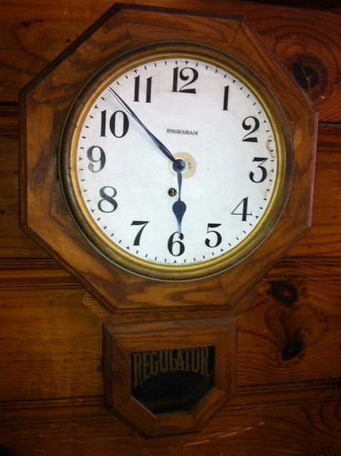 Ingraham Regulator Wall Clock, No Glass - Runs Well: Ingraham Schoolhouse Regulator Wall Clock, No Glass - Runs Well - Thank you for viewing this Item. We hope that you are successful in your bidding. For over 30 years we have given the best possible
