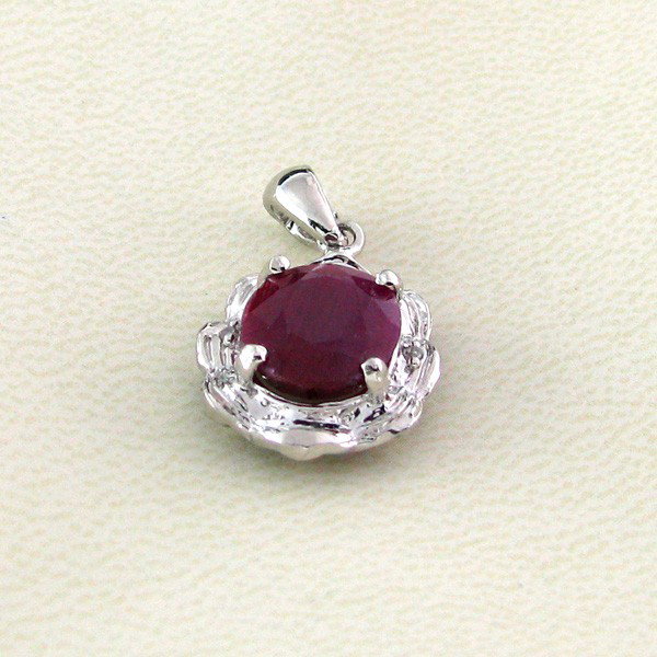 APP: 2k 3.35CT Ruby w/Diamond & Sterling Silver Pendant: 3.35CT Ruby W/ Diamond and Sterling Silver Pendant - Appraisal Value: $2.9K - Bid with utmost confidence from GovernmentAuction.com. We have been in business for over 35 years, and pride ourselves on 