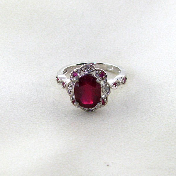 APP: 5k 2CTRuby & Platinum Overlay Sterling Silver Ring: 2.90CT Ruby and Platinum Overlay Sterling Silver Ring - Appraisal Value: $5.7K - Bid with utmost confidence from GovernmentAuction.com. We have been in business for over 35 years, and pride ourselves 