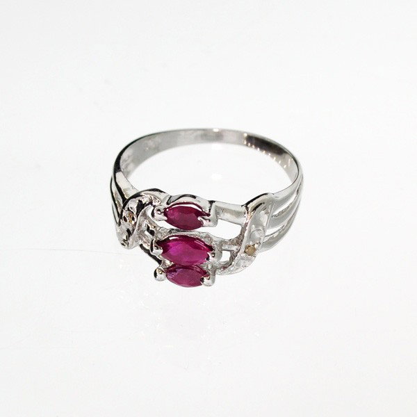 APP: 0.9k 0.78CT Ruby w/Diamonds & Sterling Silver Ring: 0.78CT Ruby W/ Diamonds and Sterling Silver Ring - Appraisal Value: $0.8K - Bid with utmost confidence from GovernmentAuction.com. We have been in business for over 35 years, and pride ourselves on pe