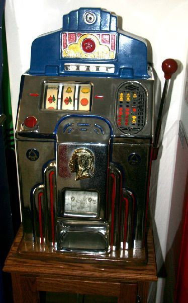 Antique Slot Machine - Restored: Antique Slot Machine - Restored - Thank you for viewing this Item. We hope that you are successful in your bidding. For over 30 years we have given the best possible customer service to our 1000's of 