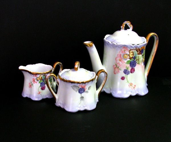 Mulberry Tea set 3 Pc.: Mulberry Tea set 3 Pc. - Bid with utmost confidence from GovernmentAuction.com. We have been in business for over 35 years, and pride ourselves on perfect customer service.