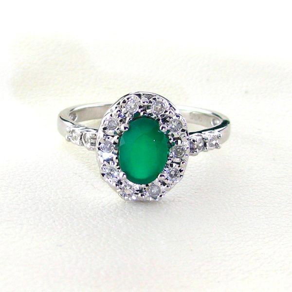 APP: 1k 18kt Gold, Emerald w/Diamond & Silver Ring: 18 kt. Gold, 0.63CT Emerald w/ Diamond and Platinum Overlayed Sterling Silver Ring - Appraisal Value: $1.5K - Bid with utmost confidence from GovernmentAuction.com. We have been in business for over 3