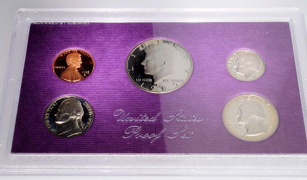 1985 United States Proof Set Coin - Investment: 1985 United States Proof Set Coin - Bid with utmost confidence from GovernmentAuction.com. We have been in business for over 35 years, and pride ourselves on perfect customer service.